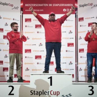 Die Sieger der Deutschen Meisterschaft auf dem Siegertreppchen Die Sieger der Deutschen Meisterschaft auf dem Siegertreppchen