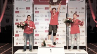 Die strahlenden Siegerinnen des StaplerCup auf dem Treppchen Die strahlenden Siegerinnen des StaplerCup auf dem Treppchen