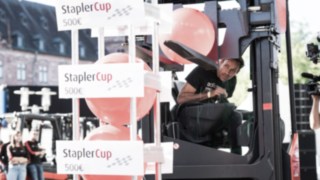 Sven Hannwald als prominenter Pate im Einsatz für StaplerCup hilft e.V. Sven Hannwald als prominenter Pate im Einsatz für StaplerCup hilft e.V.