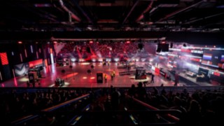 Zuschauer in der LINDE MH ARENA Aschaffenburg beim StaplerCup 2025