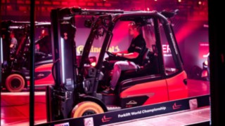Staplerfahrer auf der HeroRamp